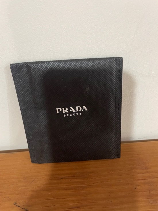 ☔️ Prada Paradoxe Mini Bottle & Triangle Logo Charms - Picture 6 of 8